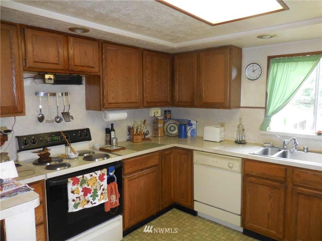 5627 Bulman Road Southeast Port Orchard, WA 98366 - Photo 11 of 25 Gallery Image 11
