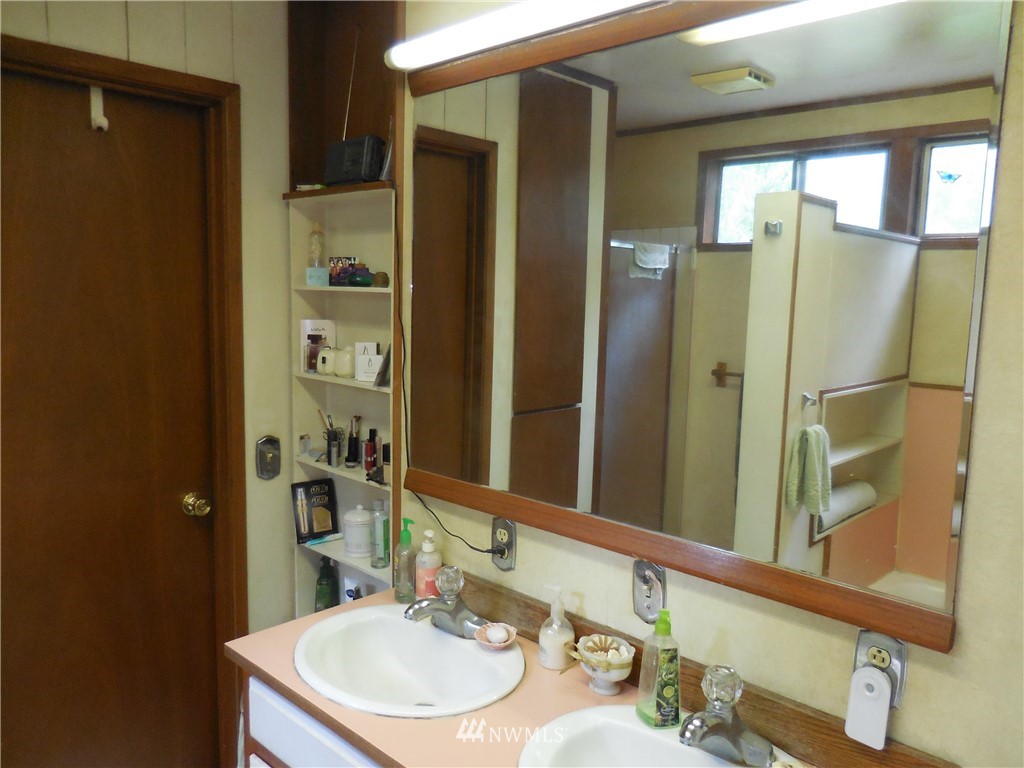 5627 Bulman Road Southeast Port Orchard, WA 98366 - Photo 15 of 25 Gallery Image 15