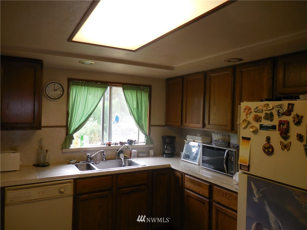 5627 Bulman Road Southeast Port Orchard, WA 98366 - Photo 10 of 25 Gallery Image 10
