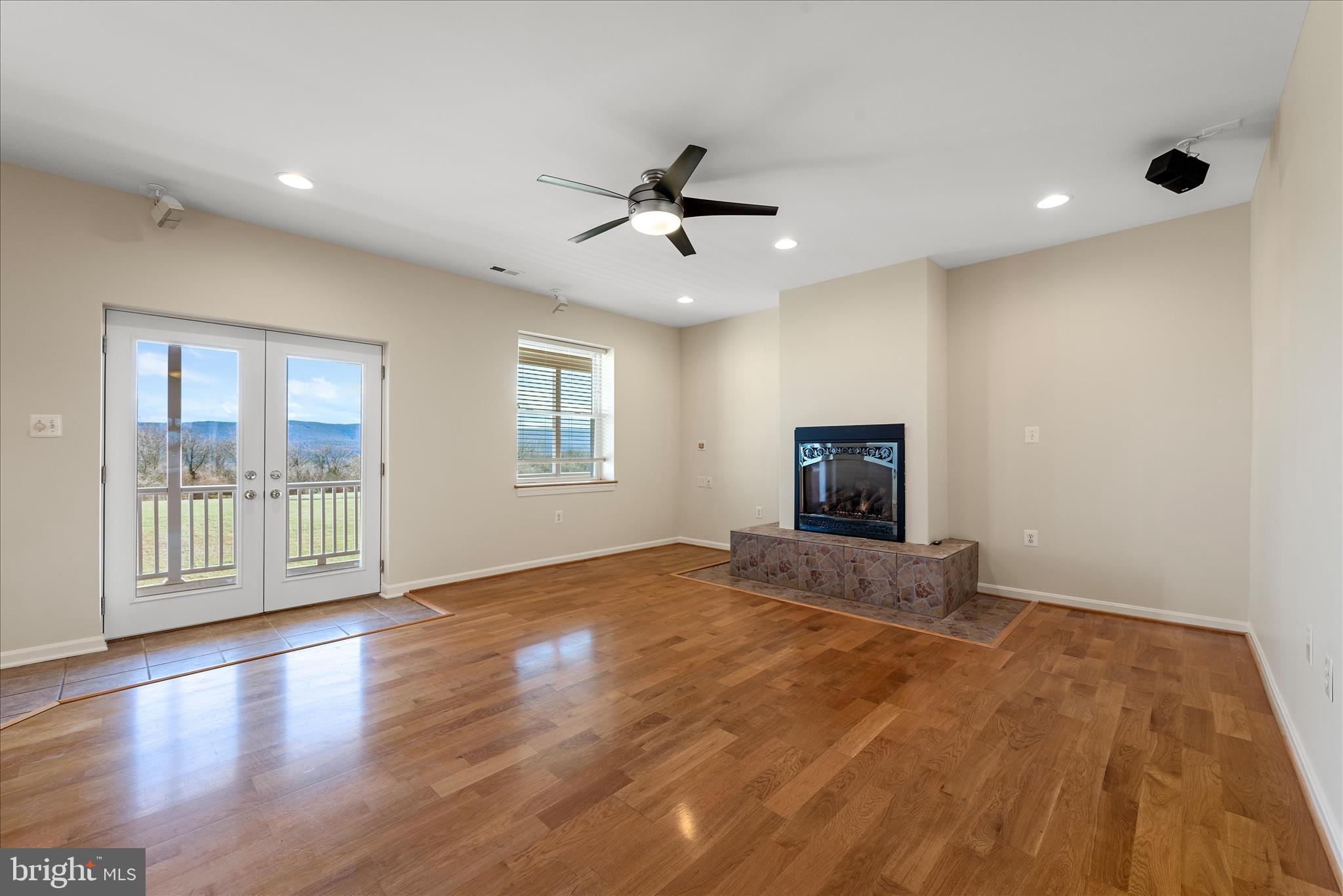 110 Welbourne Lane Gore, VA 22637 - Photo 24 of 108 Living Room