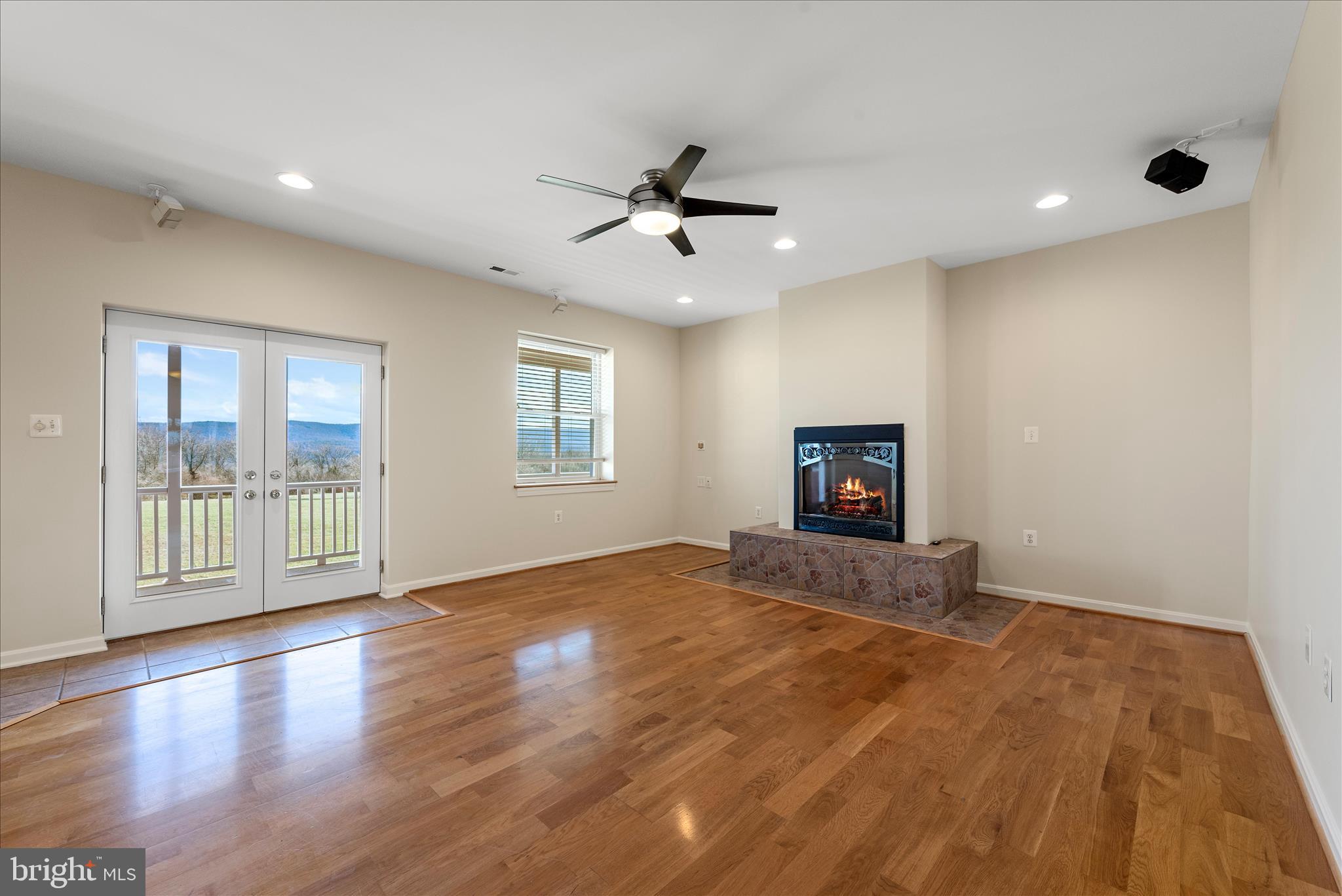 110 Welbourne Lane Gore, VA 22637 - Photo 25 of 108 Living Room