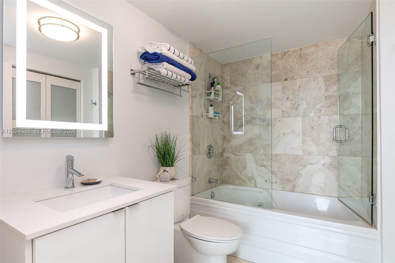 690 Southwest 1st Court, Unit PHII17 Miami, FL 33130 - Photo 15 of 37
