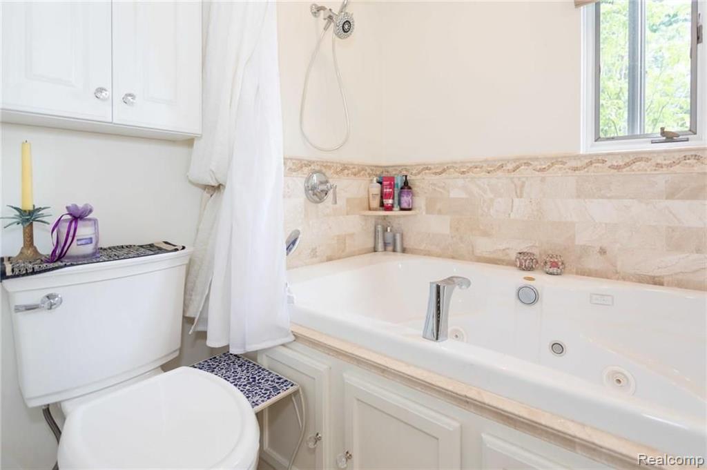 336 Stephens Road Grosse Pointe Farms, MI 48236 - Photo 10 of 22
