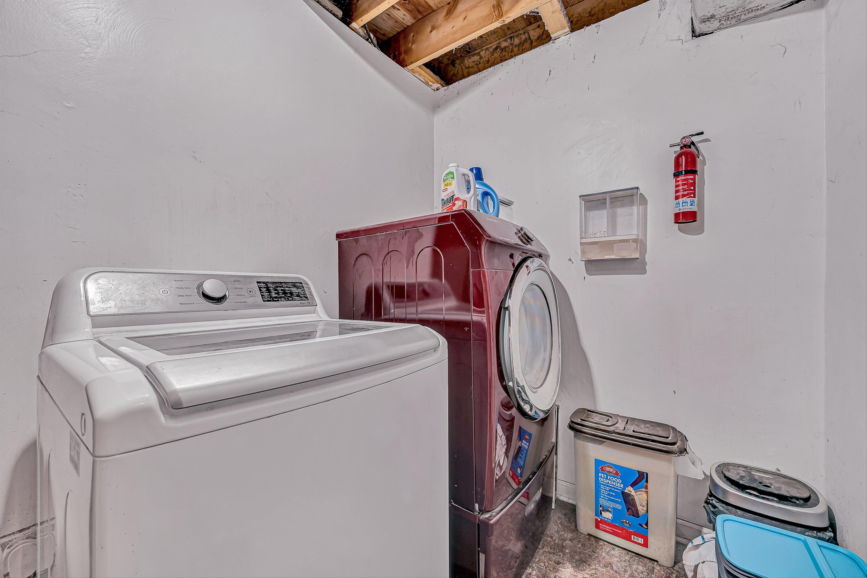 769 Lakeshore Terrace Road Hardy, VA 24101 - Photo 25 of 38 a utility room with dryer and washer