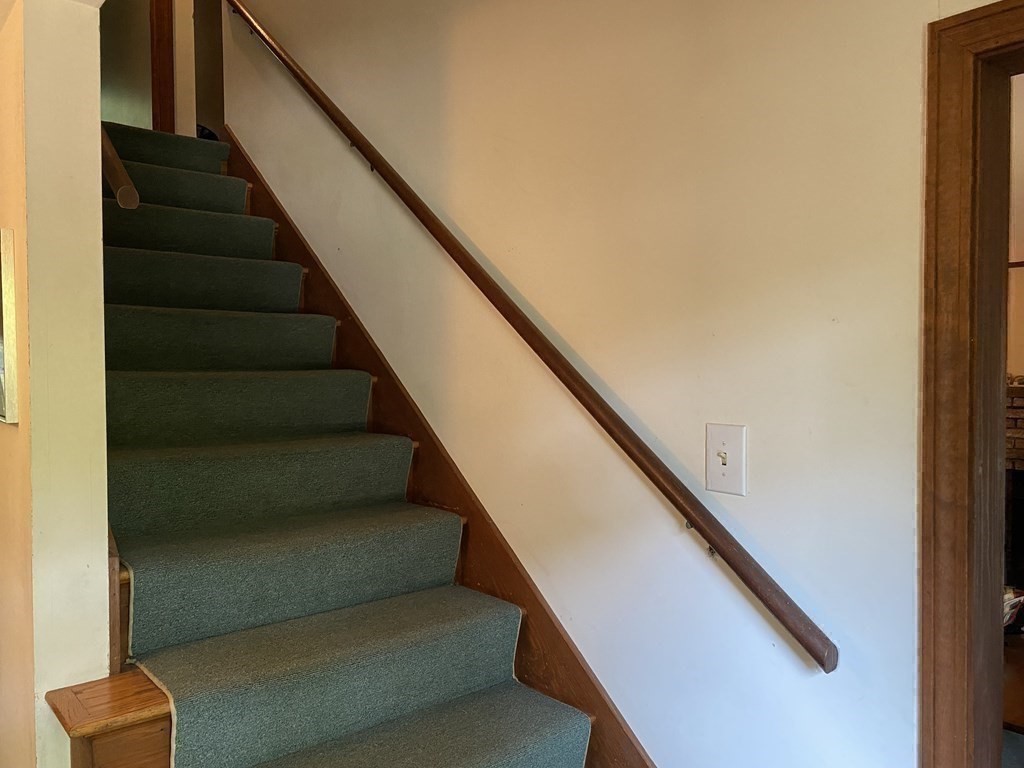 3 Beach Road Mattapoisett, MA 02739 - Photo 16 of 25 a view of entryway