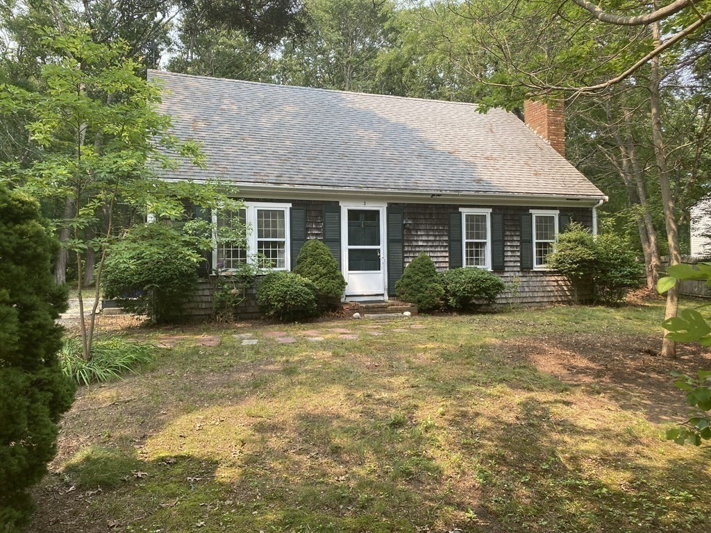 3 Beach Road Mattapoisett, MA 02739 - Photo 25 of 25 front view of a house with a yard