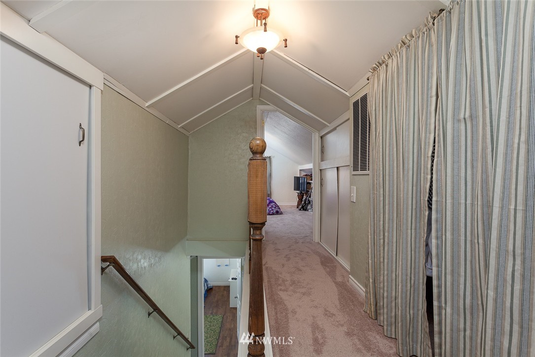 8829 231st Street Southwest Edmonds, WA 98026 - Photo 13 of 22