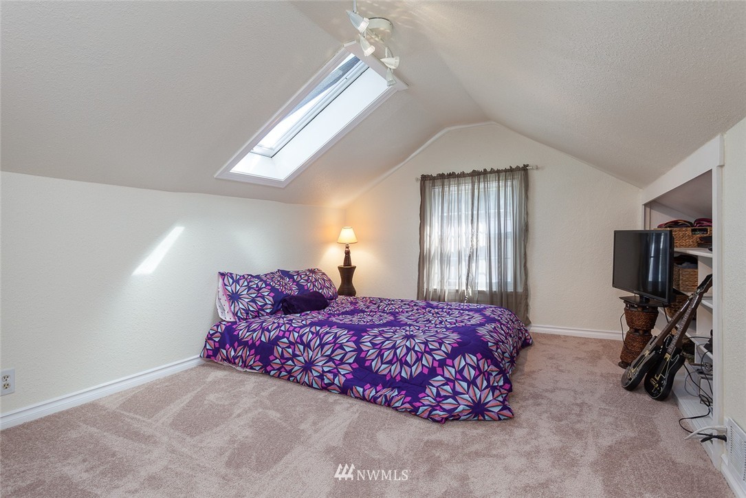 8829 231st Street Southwest Edmonds, WA 98026 - Photo 14 of 22