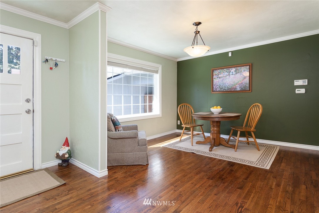 8829 231st Street Southwest Edmonds, WA 98026 - Photo 3 of 22