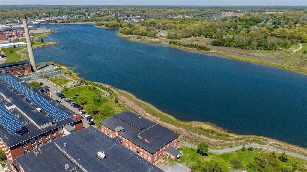 194 R Riverside Avenue New Bedford, MA 02746 - Photo 5 of 29