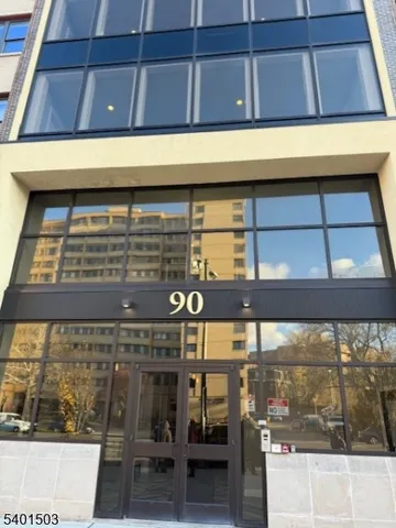 $2,800 | 90 Clinton Avenue, Unit 408, Newark, NJ 07114