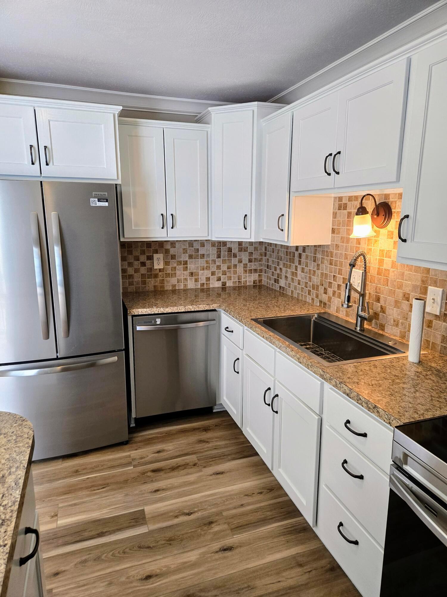 3799 Rutledge Drive Hilliard, OH 43026 - Photo 6 of 23 Kitchen 2