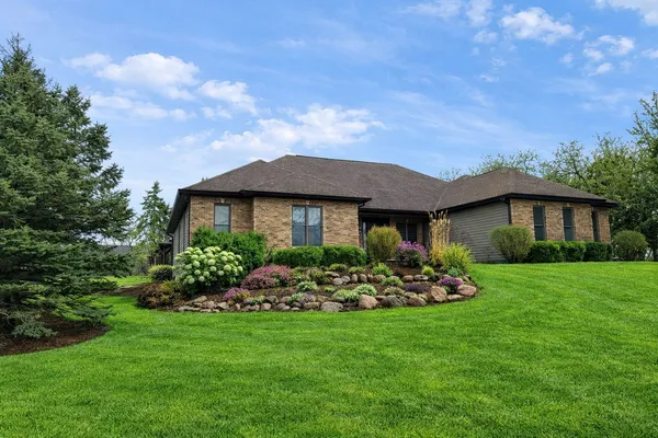 $930,000 | 24963 North Abbey Glenn Drive, Hawthorn Woods, IL 60047