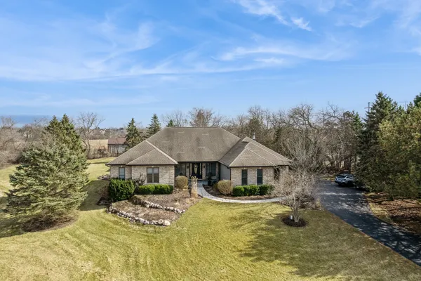 $930,000 | 24963 North Abbey Glenn Drive, Hawthorn Woods, IL 60047
