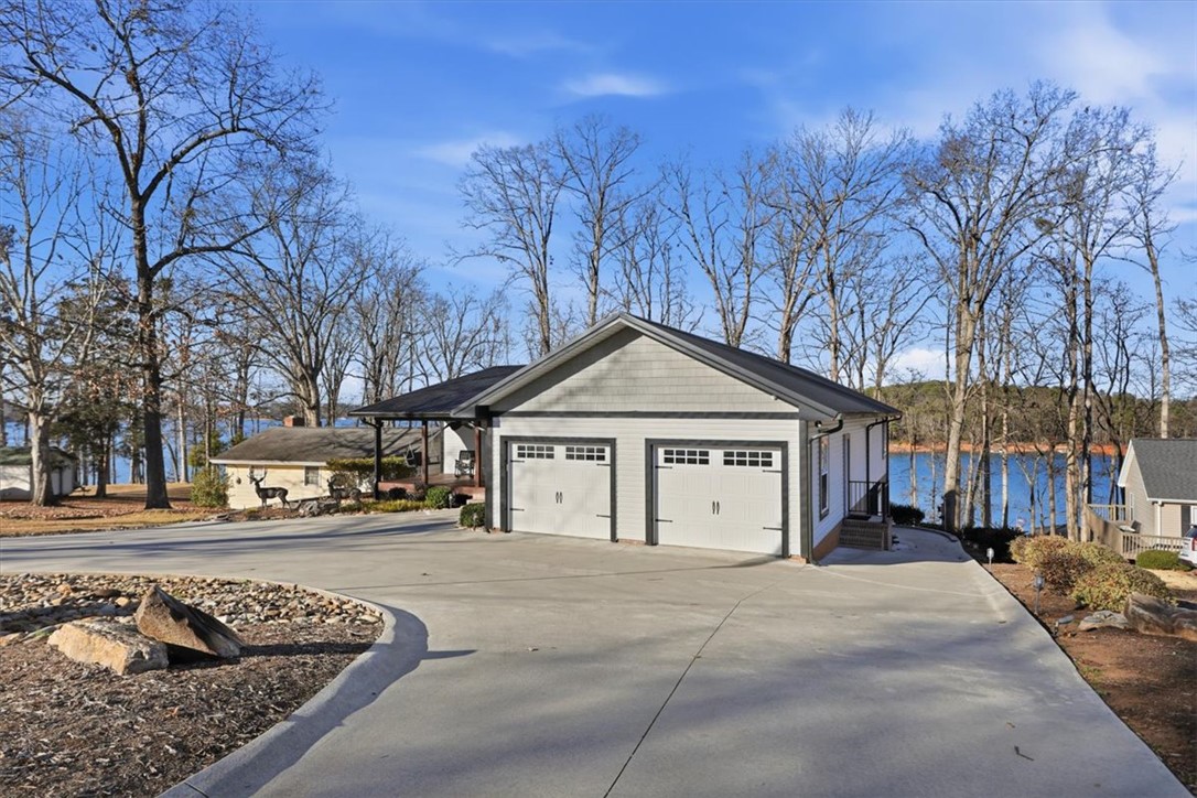 227 Forest Cove Road Anderson, SC 29626 - Photo 3 of 49