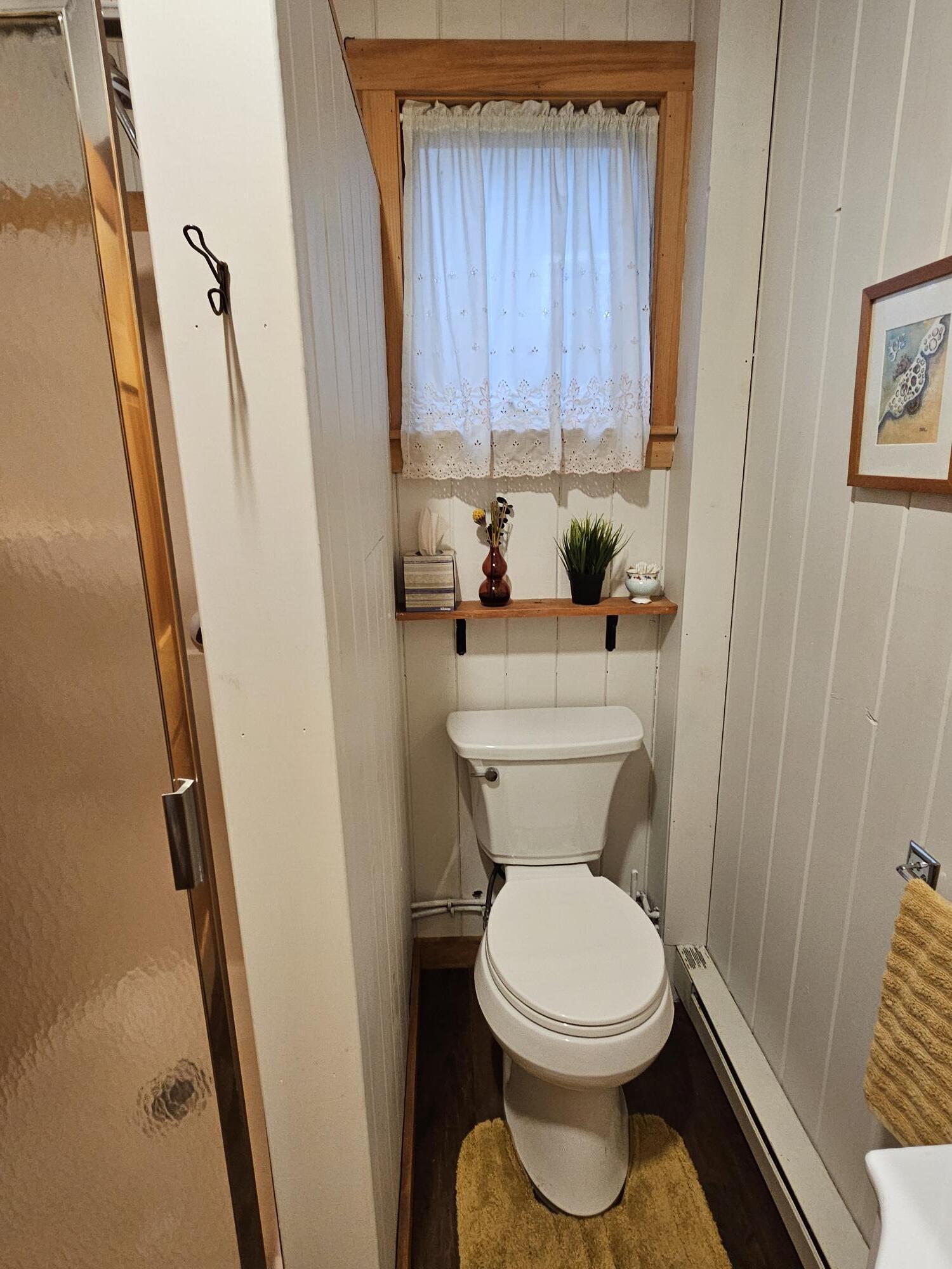 42 Old Mill Road New Harbor, ME 04554 - Photo 26 of 65 Guest BA