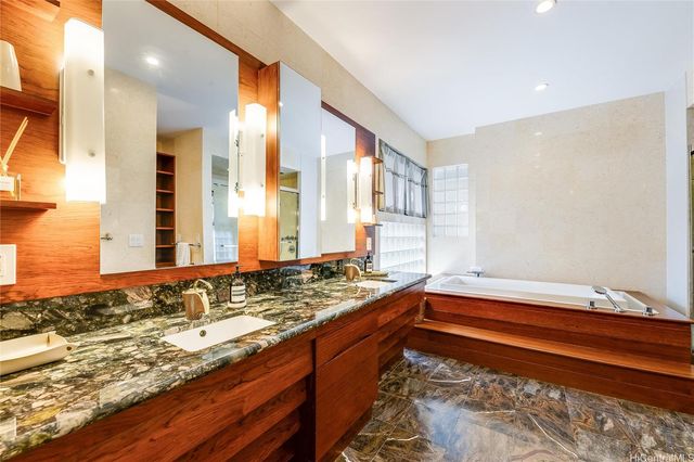 $14,880,000 | 47 Kailuana Place, Kailua, HI 96734