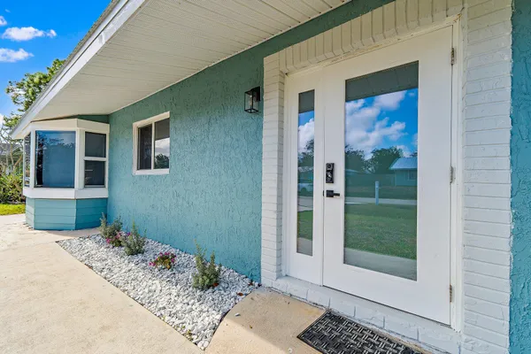 $525,000 | 1851 Southeast Jackson Street, Stuart, FL 34997