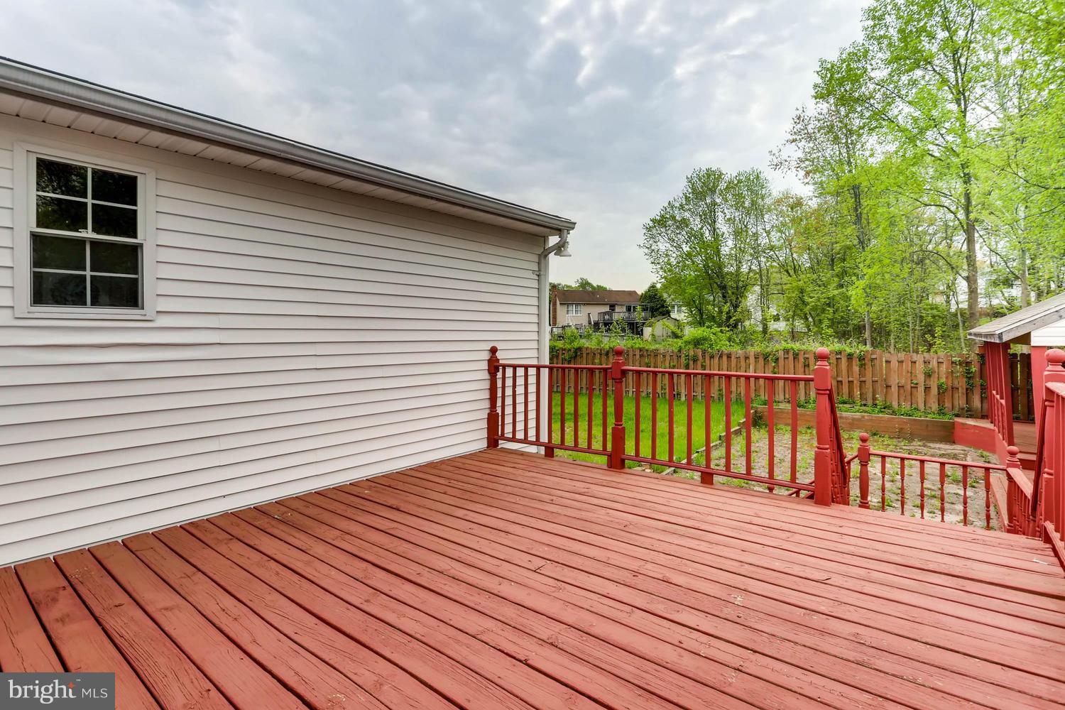 33 Yew Road Baltimore, MD 21221 - Photo 24 of 29 Large Deck opens to fenced Yard!