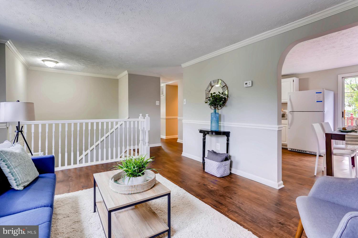33 Yew Road Baltimore, MD 21221 - Photo 5 of 29 Living Room