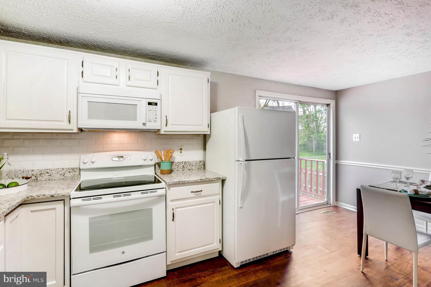 33 Yew Road Baltimore, MD 21221 - Photo 9 of 29 Granite Countertops