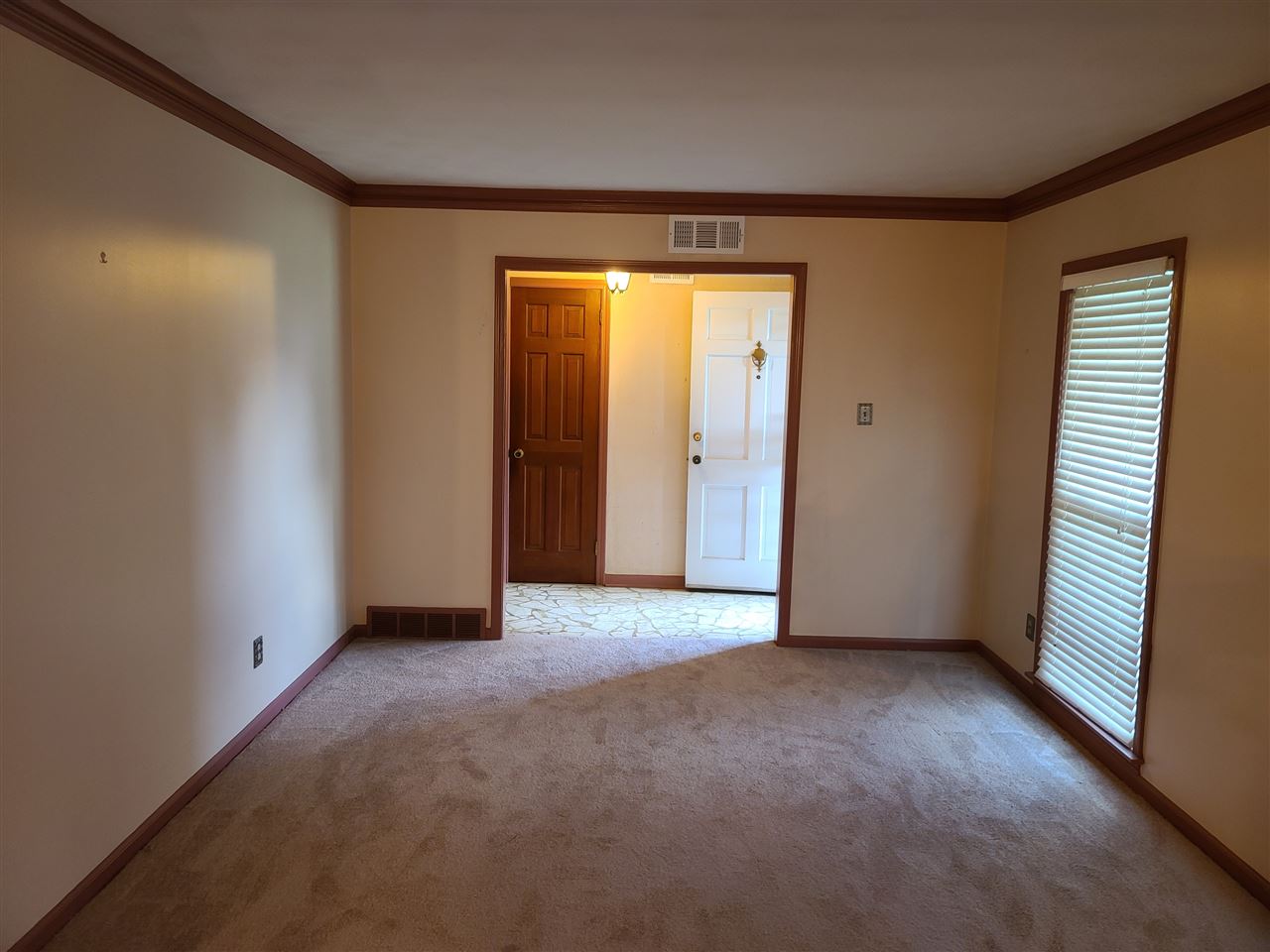 2018 Elkmont Road Memphis, TN 38116 - Photo 4 of 25 Gallery Image 4