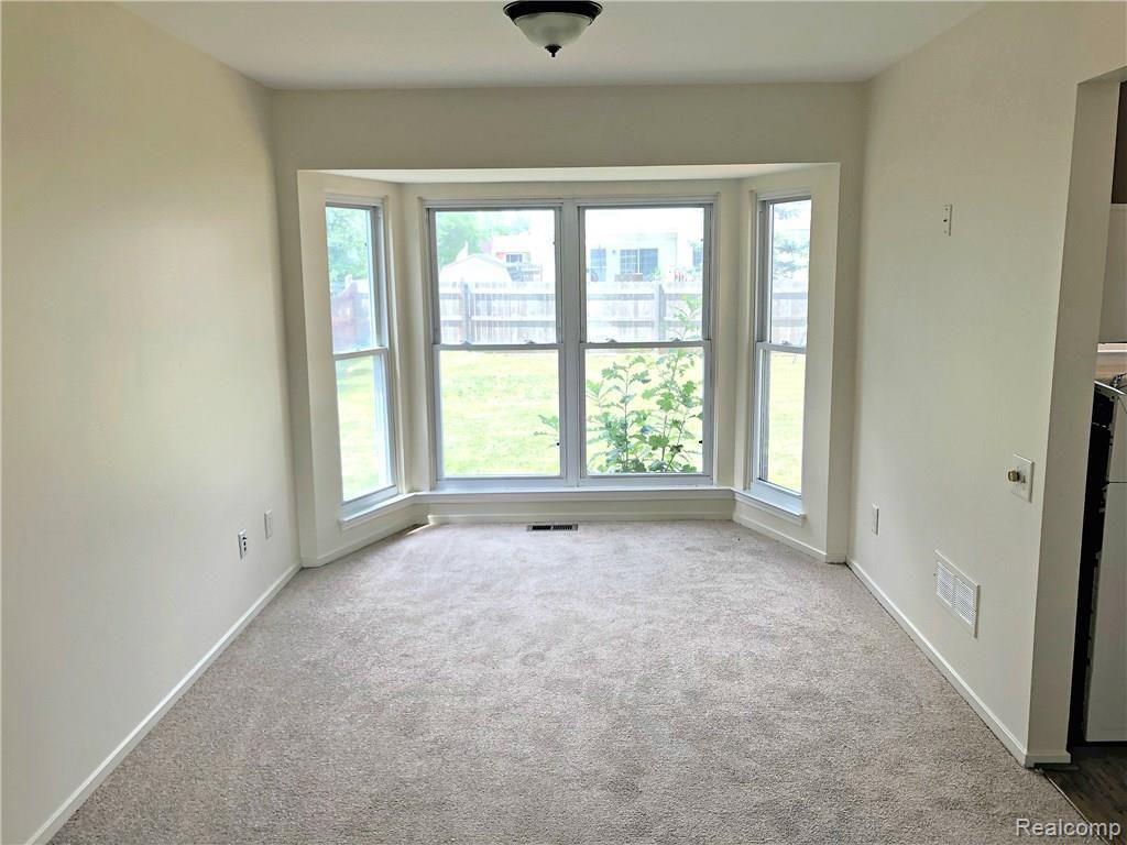1099 Paddington Road Canton, MI 48187 - Photo 8 of 13