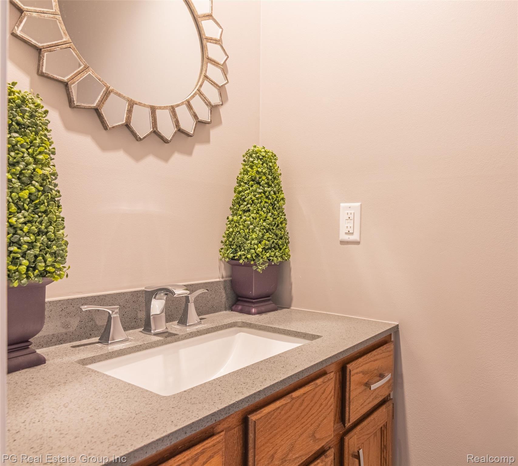 554 Tennyson Rochester, MI 48307 - Photo 16 of 28 554 Tennyson-16.jpg