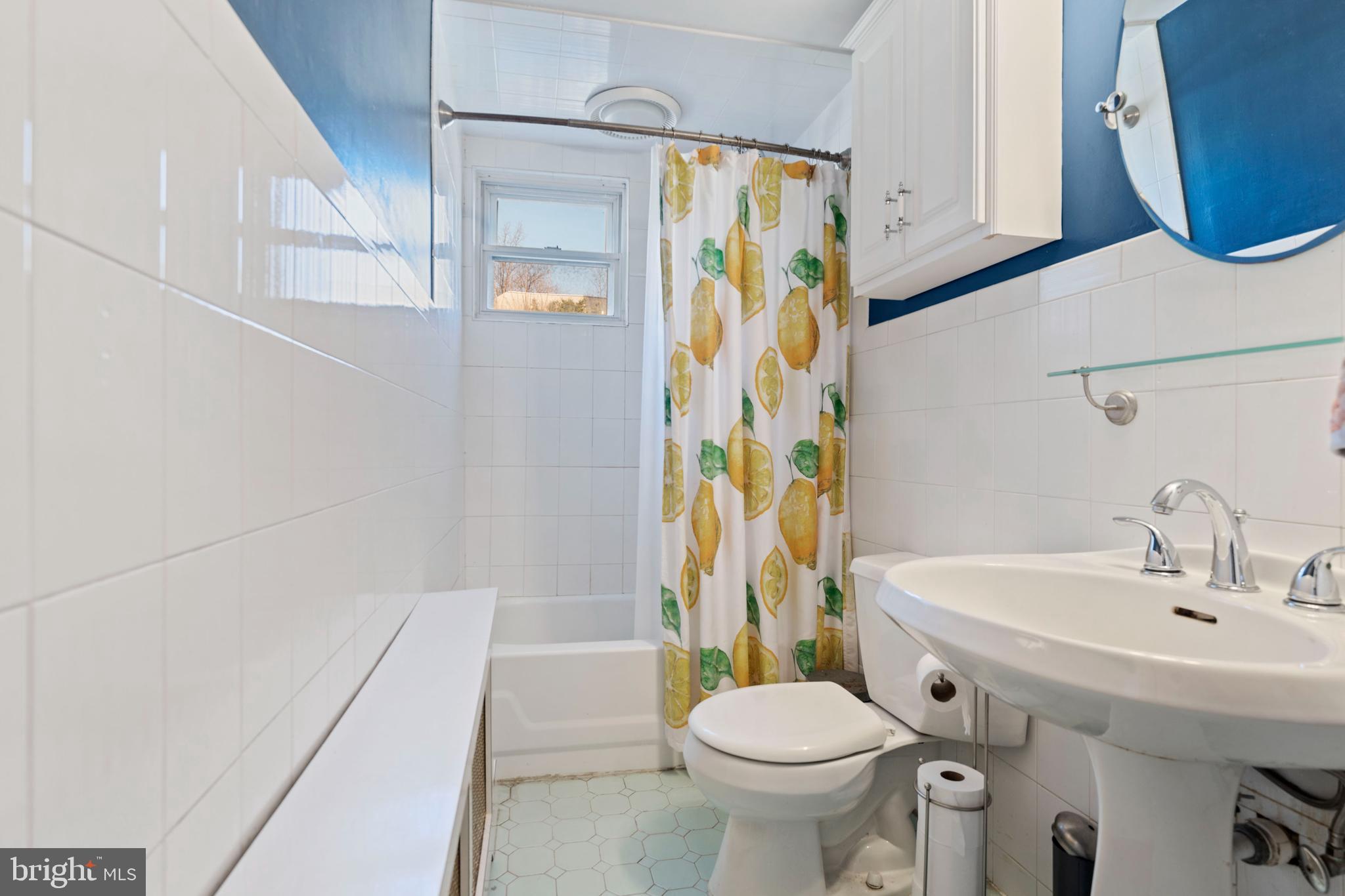 478 Ripka Street Philadelphia, PA 19128 - Photo 18 of 38 Hallway Full Bath