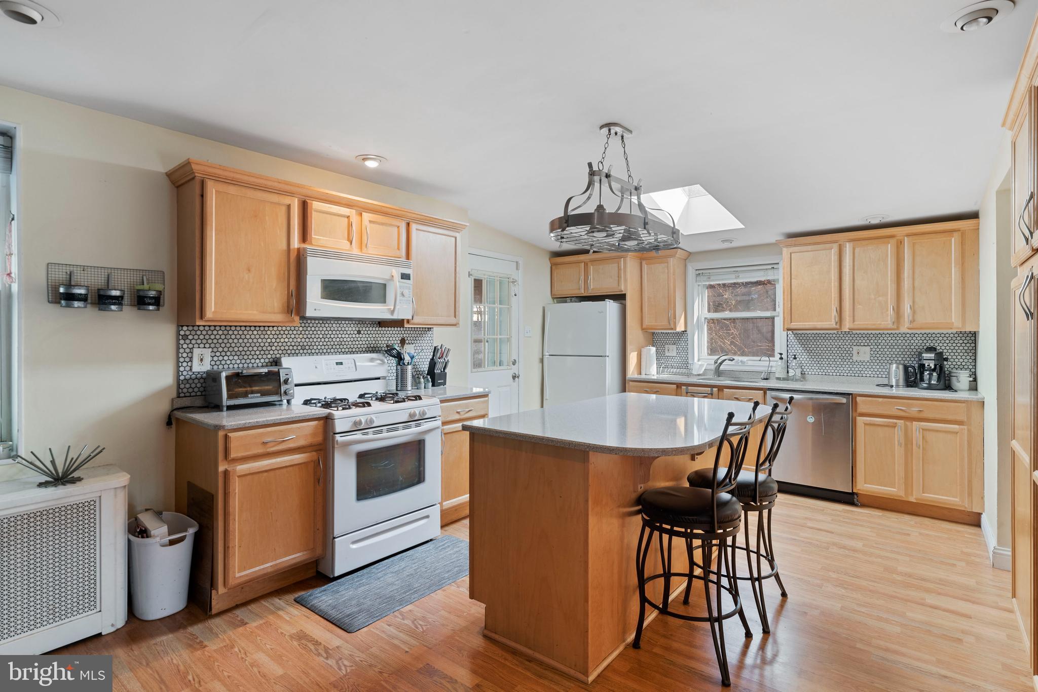 478 Ripka Street Philadelphia, PA 19128 - Photo 10 of 38 Kitchen with Center Island
