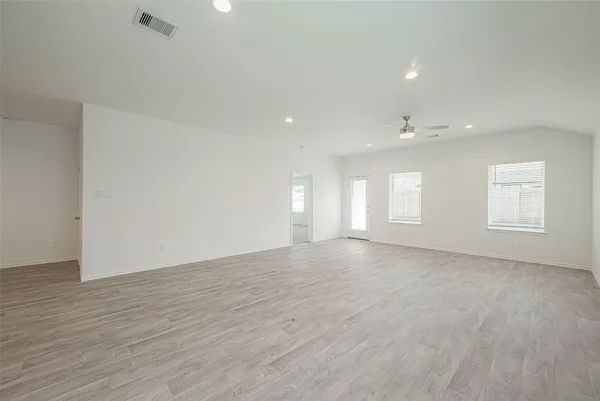 $2,350 | 2731 Willow Gulch Way, Rosenberg, TX 77469