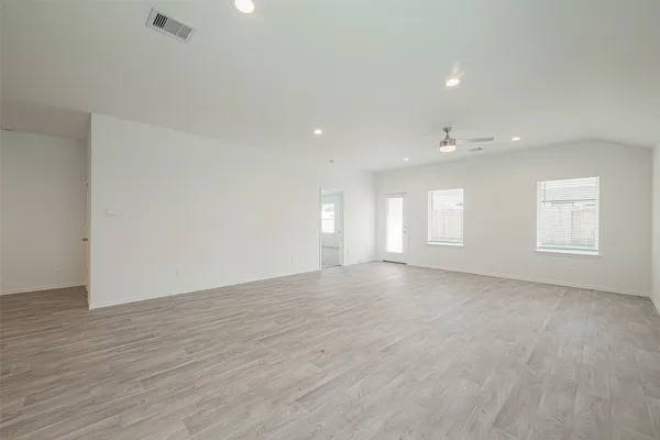 $2,400 | 2731 Willow Gulch Way, Rosenberg, TX 77469
