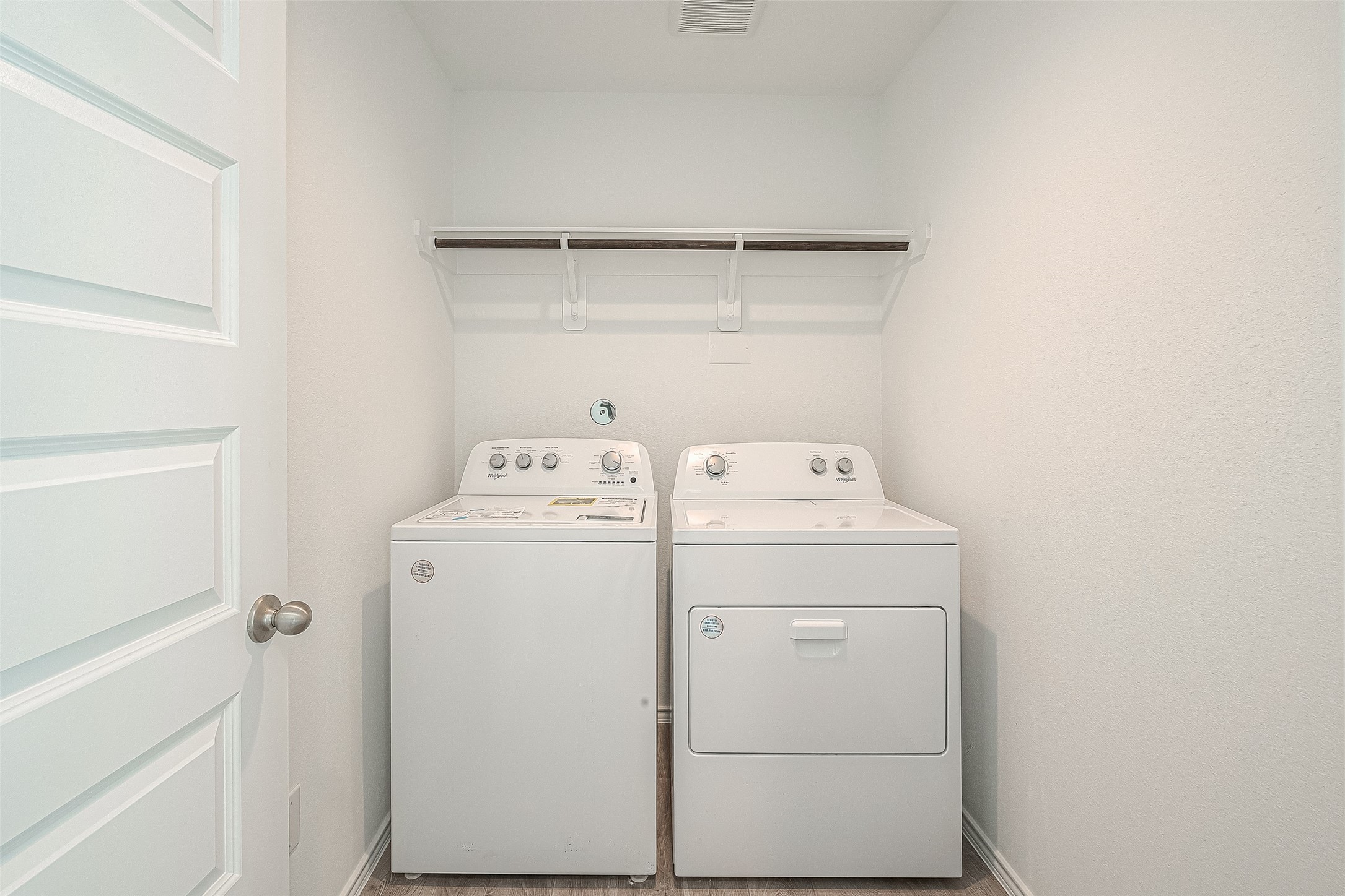2731 Willow Gulch Way Rosenberg, TX 77469 - Photo 22 of 50 a utility room with dryer and washer