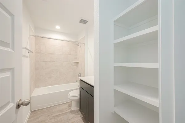 $2,400 | 2731 Willow Gulch Way, Rosenberg, TX 77469