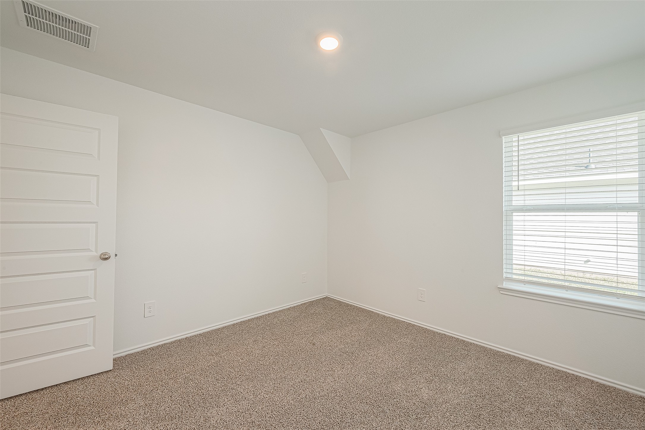 2731 Willow Gulch Way Rosenberg, TX 77469 - Photo 36 of 50 an empty room with a window