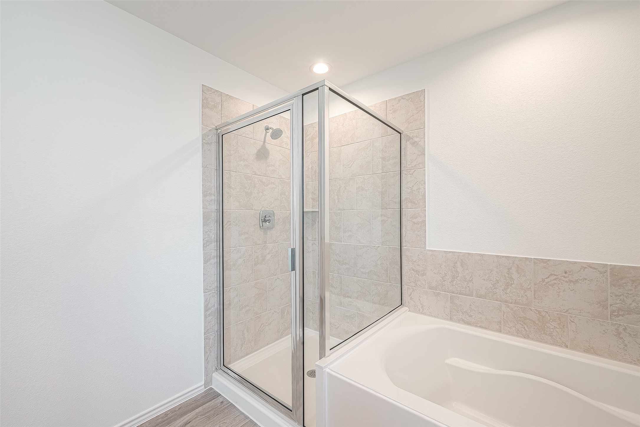 2731 Willow Gulch Way Rosenberg, TX 77469 - Photo 44 of 50 a bathroom with a bathtub and a shower