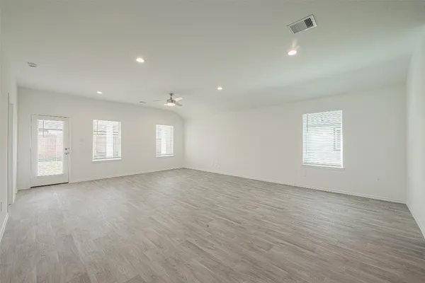 $2,350 | 2731 Willow Gulch Way, Rosenberg, TX 77469