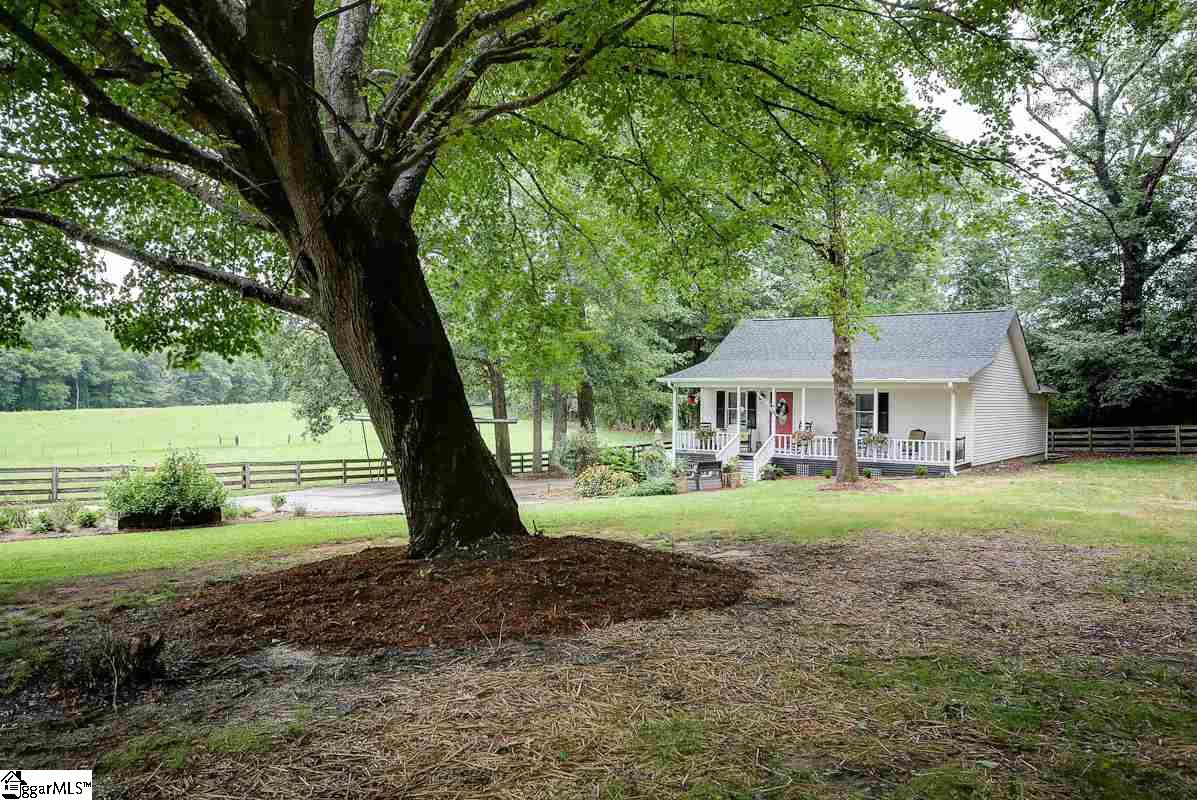 797 Langley Road Travelers Rest, SC 29690 - Photo 4 of 31
