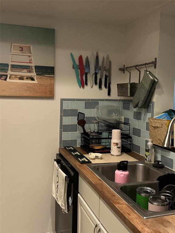 913 Southwest 57th Drive Gainesville, FL 32607 - Photo 4 of 6