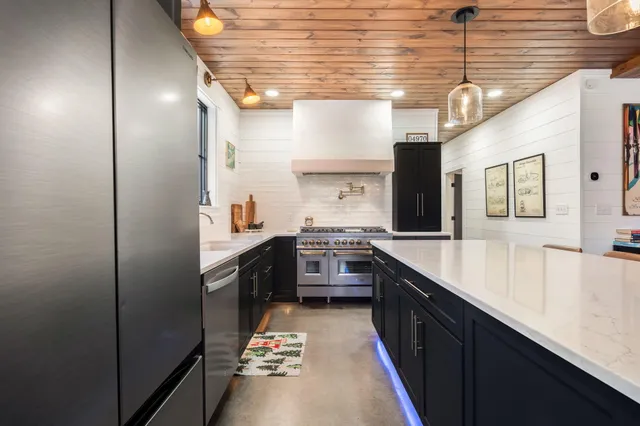 $1,099,000 | 17 Moose Rdg Road, Rangeley, ME 04970