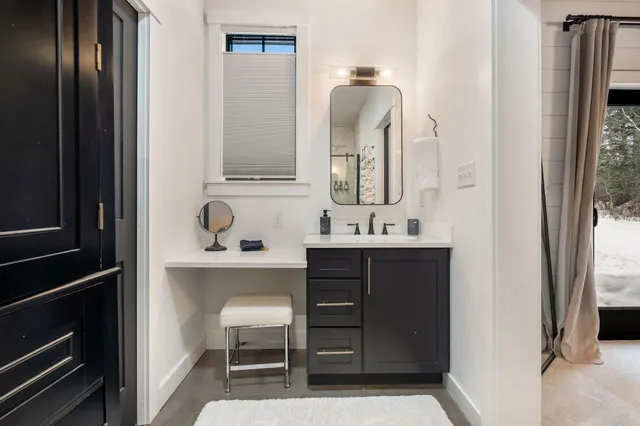 $1,099,000 | 17 Moose Rdg Road, Rangeley, ME 04970