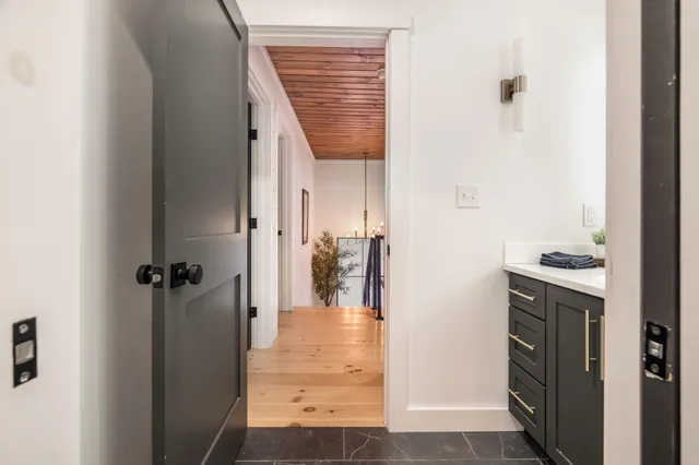 $1,099,000 | 17 Moose Rdg Road, Rangeley, ME 04970