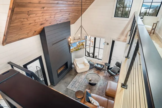 $1,099,000 | 17 Moose Rdg Road, Rangeley, ME 04970