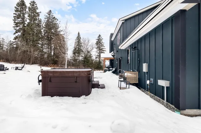 $1,099,000 | 17 Moose Rdg Road, Rangeley, ME 04970