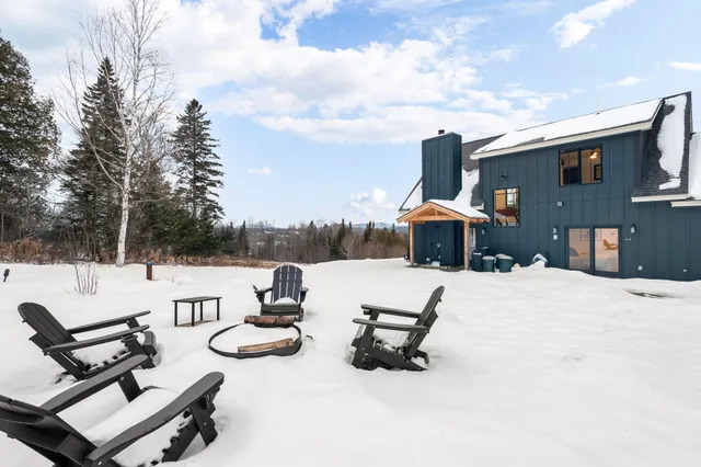 $1,099,000 | 17 Moose Rdg Road, Rangeley, ME 04970