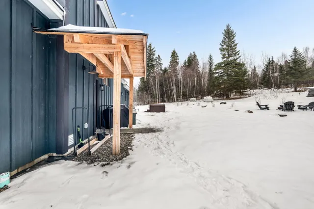 $1,099,000 | 17 Moose Rdg Road, Rangeley, ME 04970
