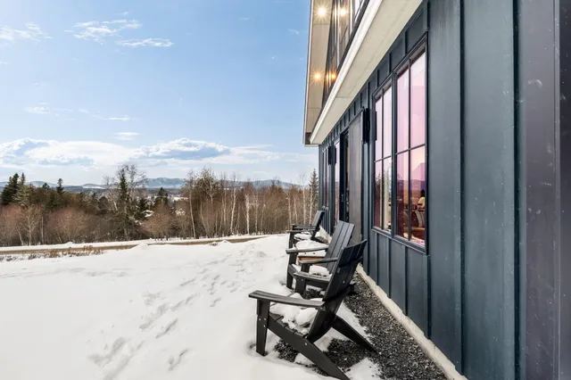 $1,099,000 | 17 Moose Rdg Road, Rangeley, ME 04970