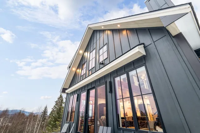 $1,099,000 | 17 Moose Rdg Road, Rangeley, ME 04970