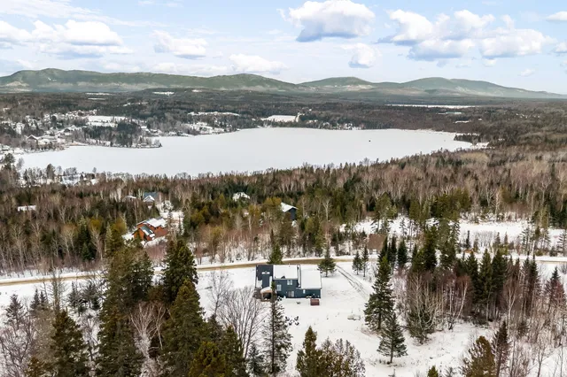 $1,099,000 | 17 Moose Rdg Road, Rangeley, ME 04970