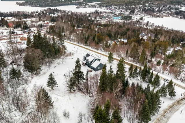 $1,099,000 | 17 Moose Rdg Road, Rangeley, ME 04970